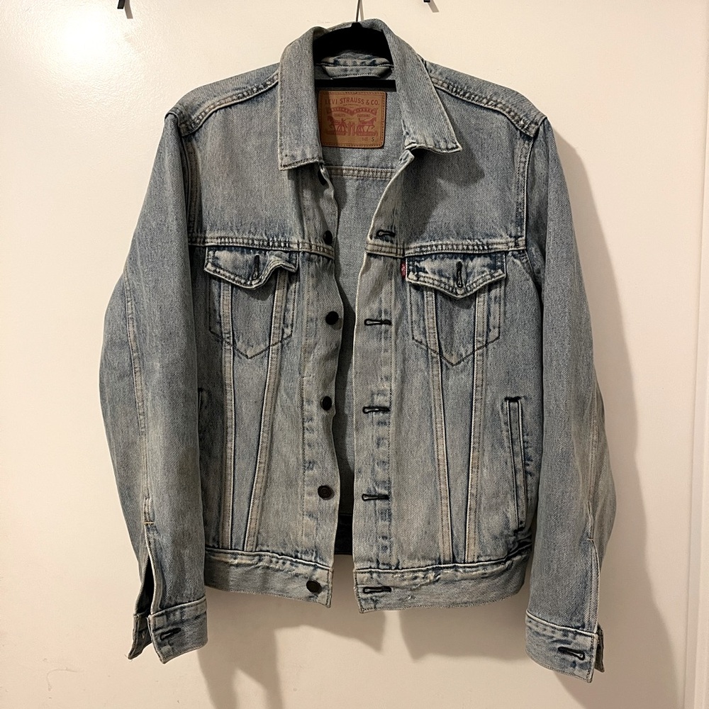 Men’s / unisex Levi’s size S light wash jacket